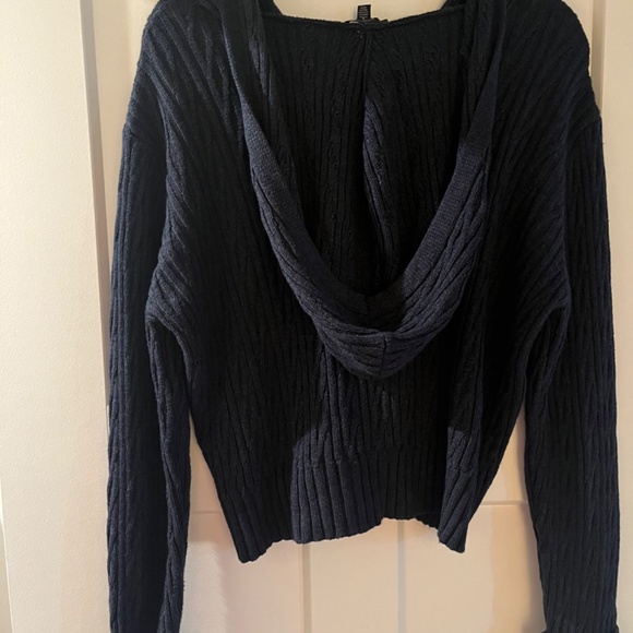 Sweater - Picture 2 of 2